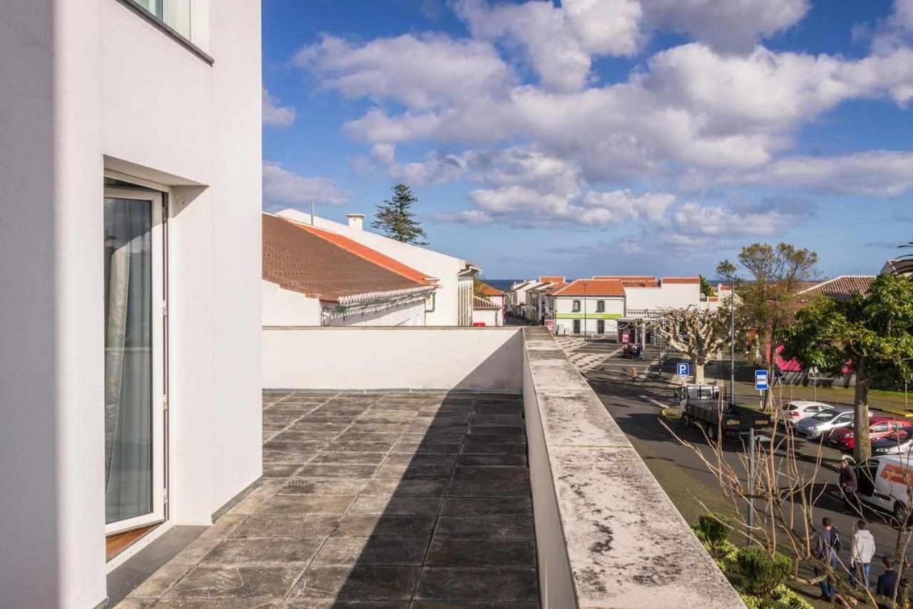 Downtown Praia Da Vitoria Al Esterno foto